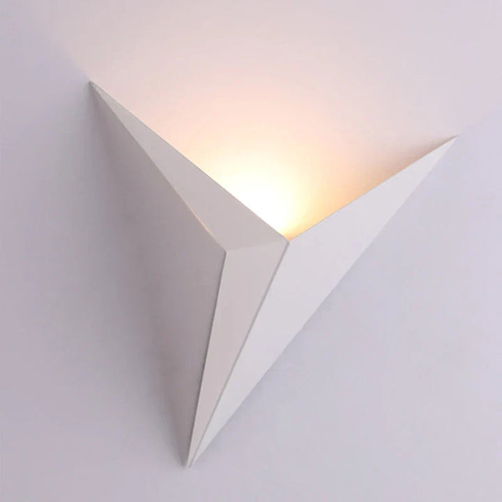 Modern Triangular Wall Lamp - TrigoLux | Kalsten