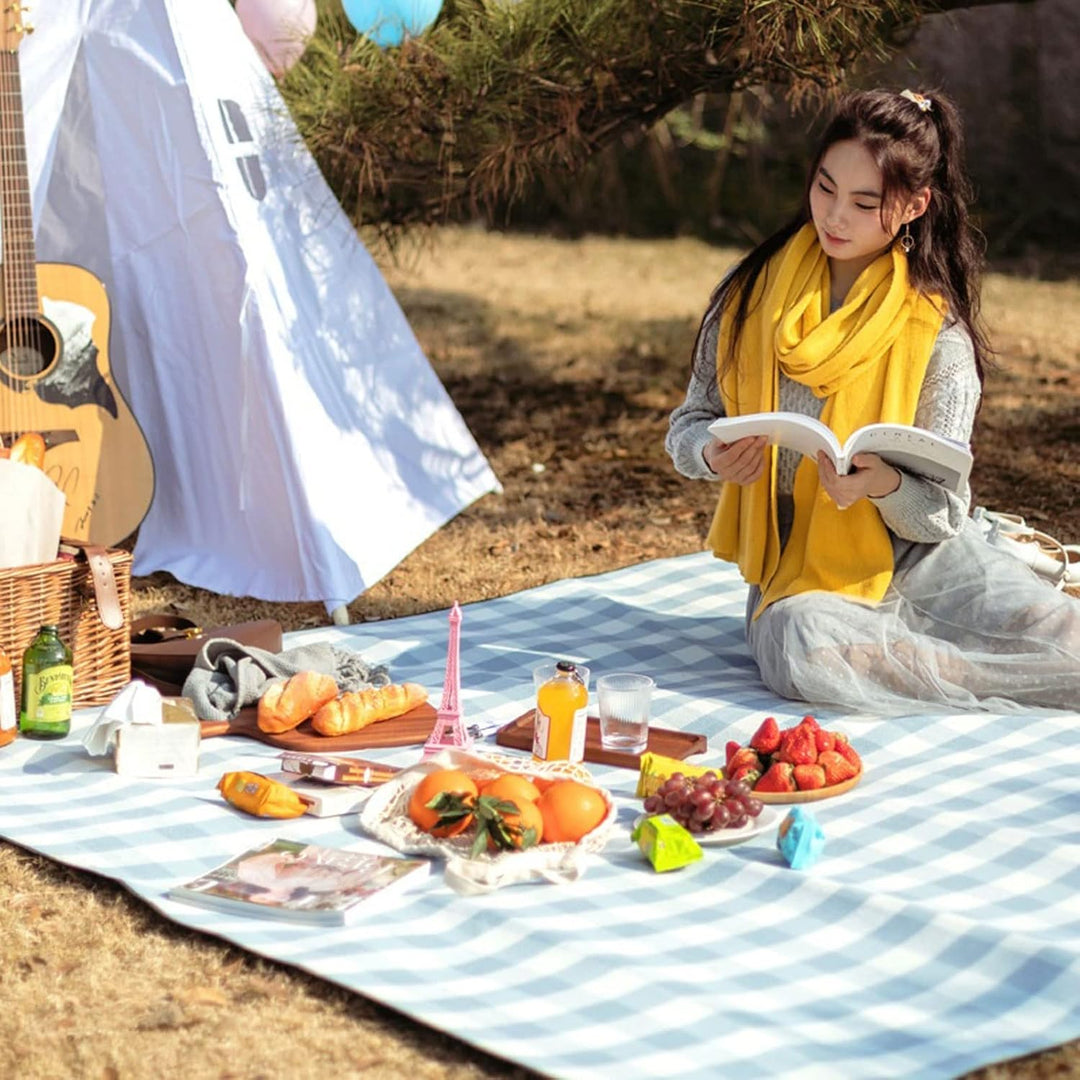 Waterproof Large Picnic Blanket – Foldable Outdoor Blanket for Comfort