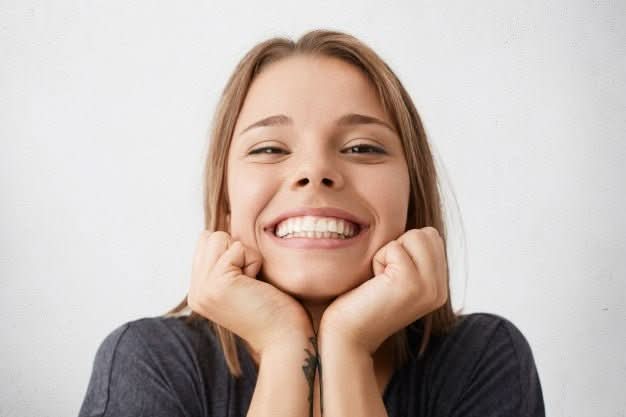 Kalsten | Dental prosthesis with white dental lenses