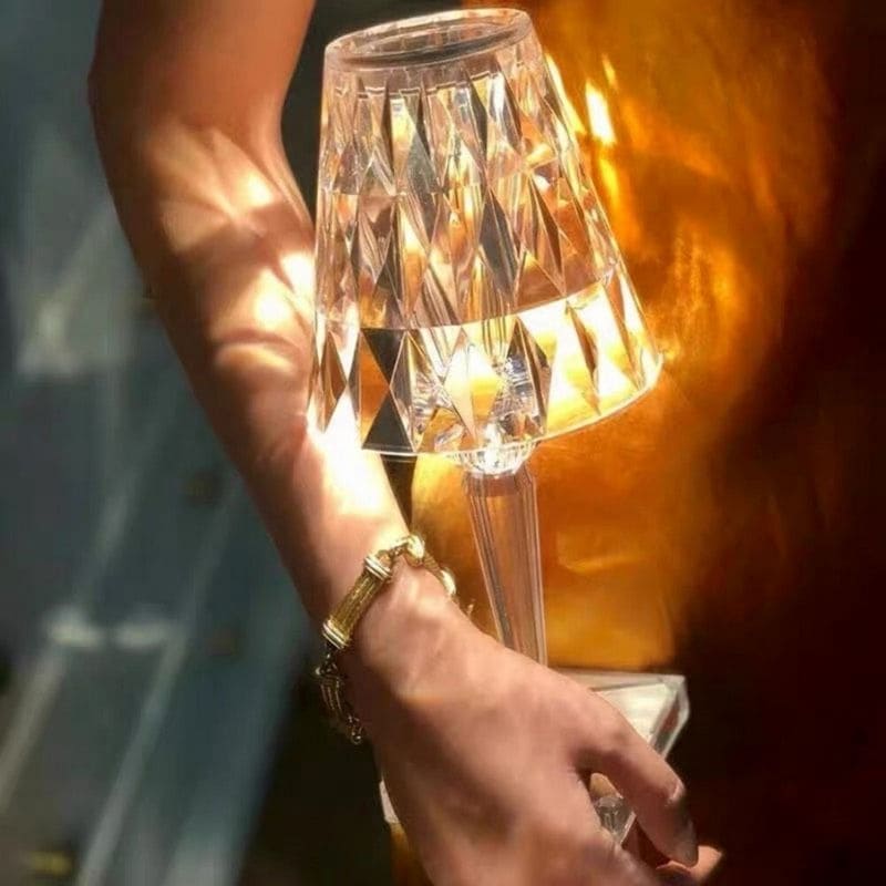 Acrylic Crystal Table Lamp - LuxeGlow | Kalsten