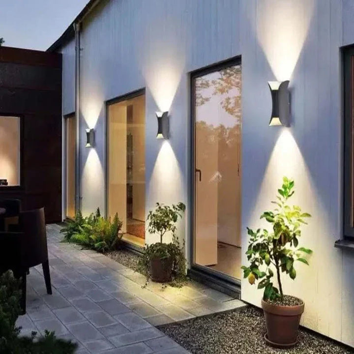 Kalsten | Weatherproof wall light with IP65 protection
