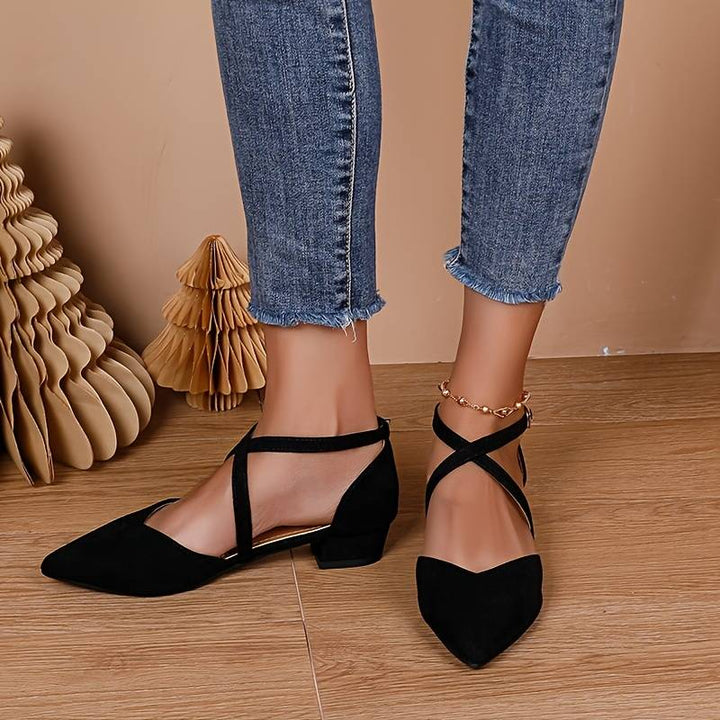 Noxord | Fashionable Flat Shoes in a Solid Color Design for Women