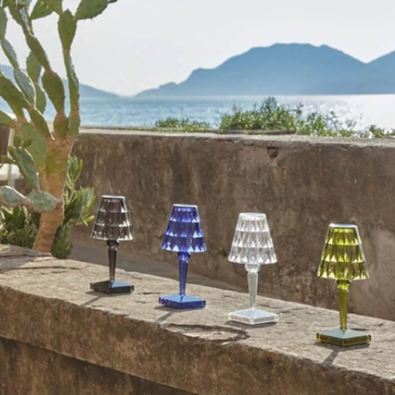 Chic Table Lamp with Crystal Design - CrystalLuxe | Kalsten