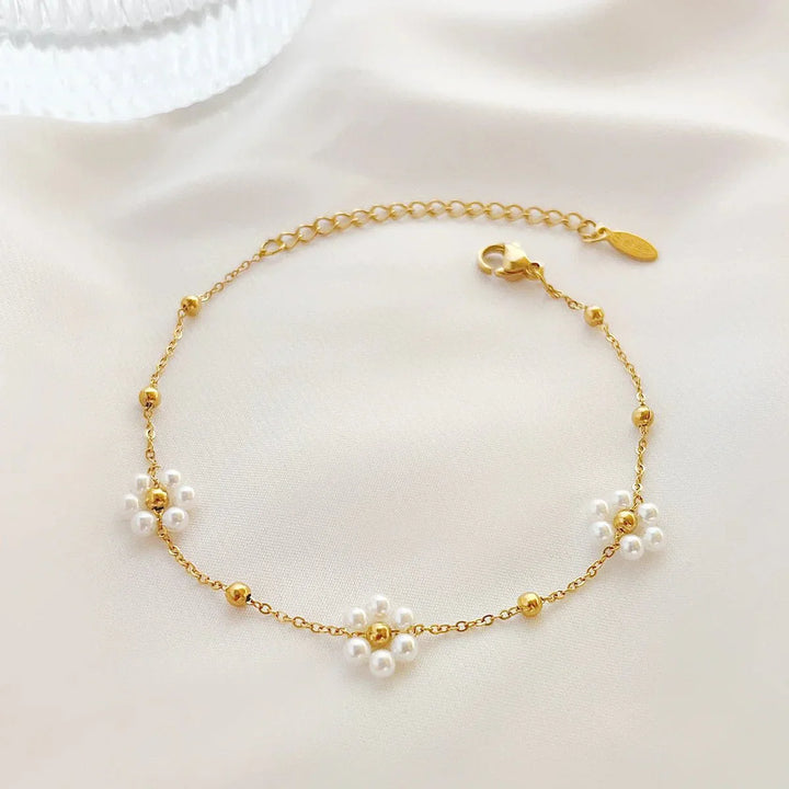 Kalsten | Dainty Daisy Necklace & Bracelets