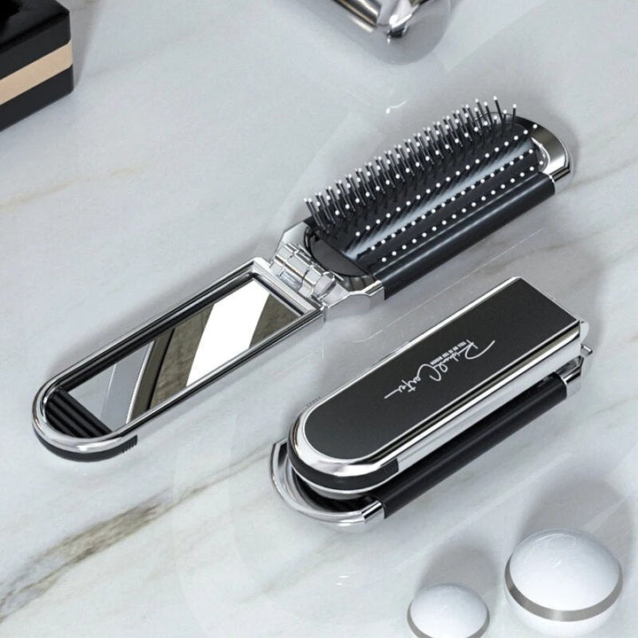 Compact hairbrush with integrated mirror | Kalsten