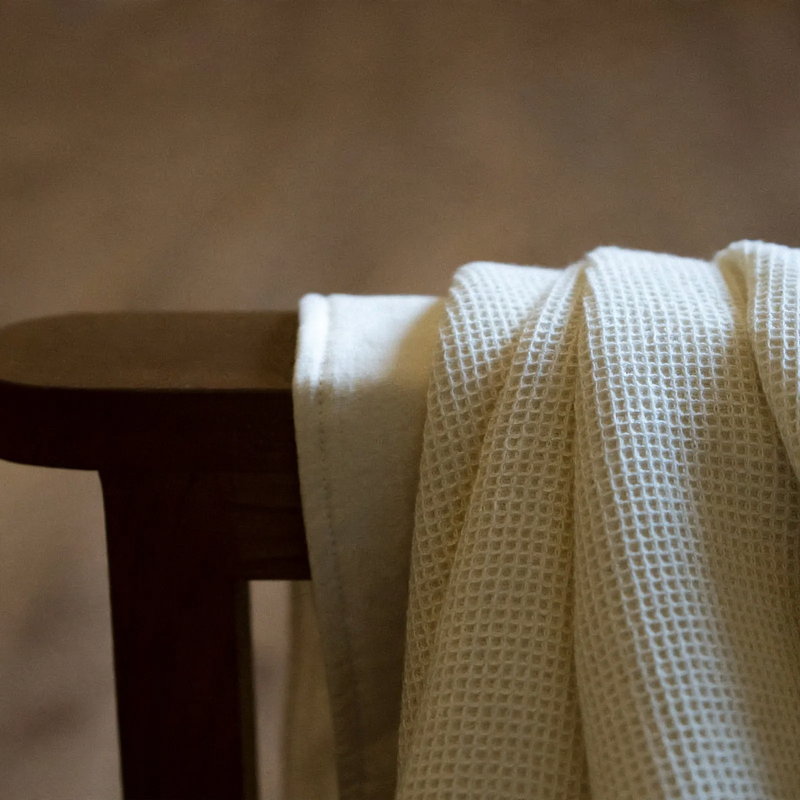 Cotton waffle piqué blanket, 100×150–200×230 cm