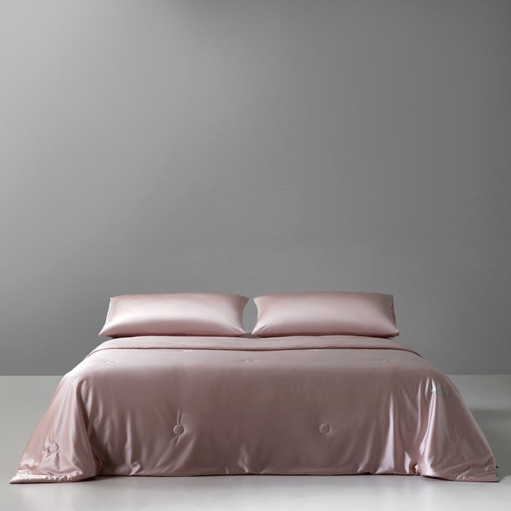 Summer blanket with silk, machine washable