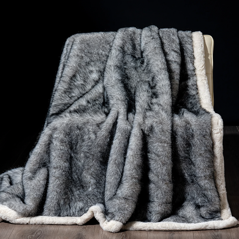 Fluffy faux fur blanket in luxury look