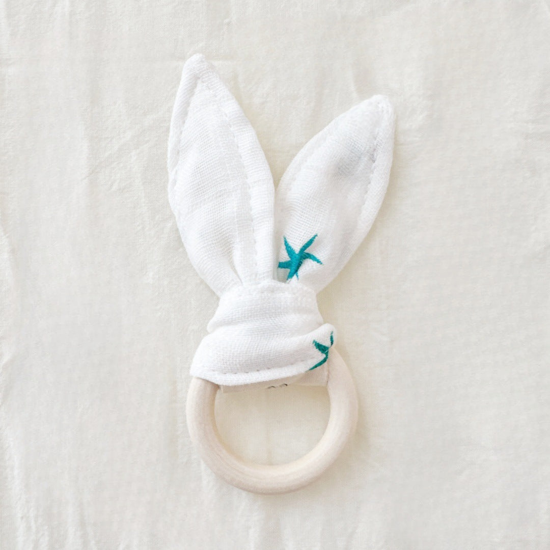 Wooden teething ring and cotton fabric