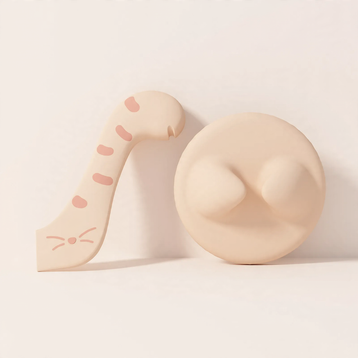 Silicone lid and spoon for cat food cans