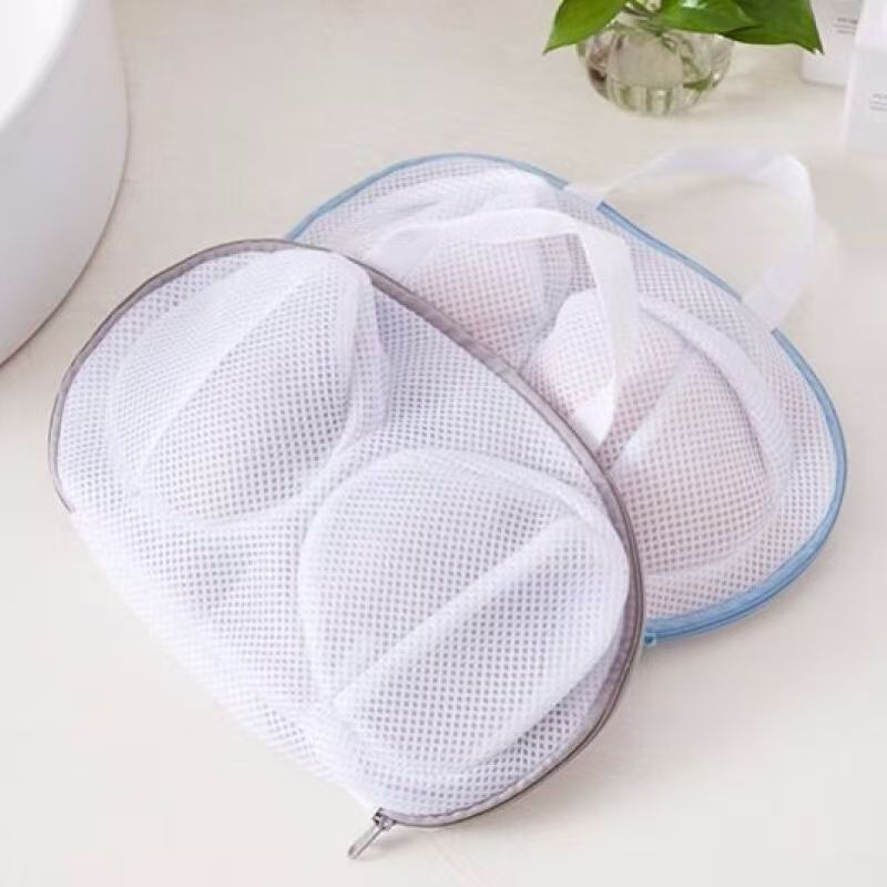 Bra washing net made of polyester fibers, minimalist