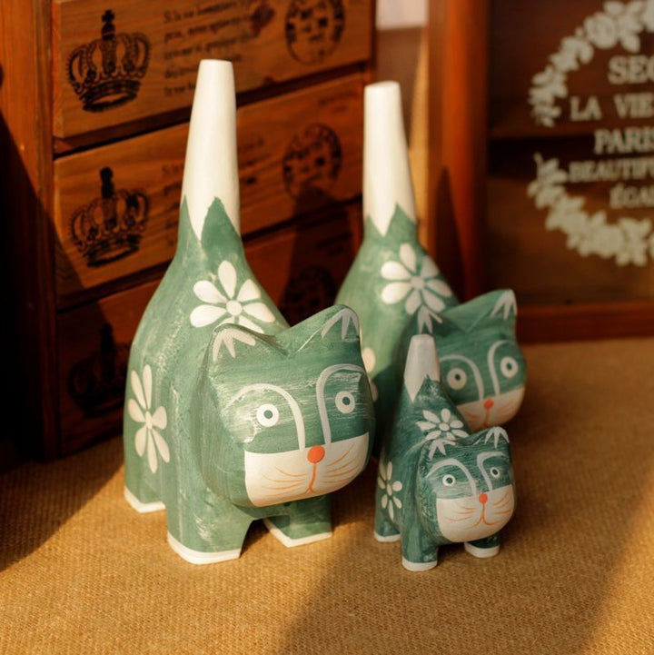 Nordic wood cat figures, set of 3, pine