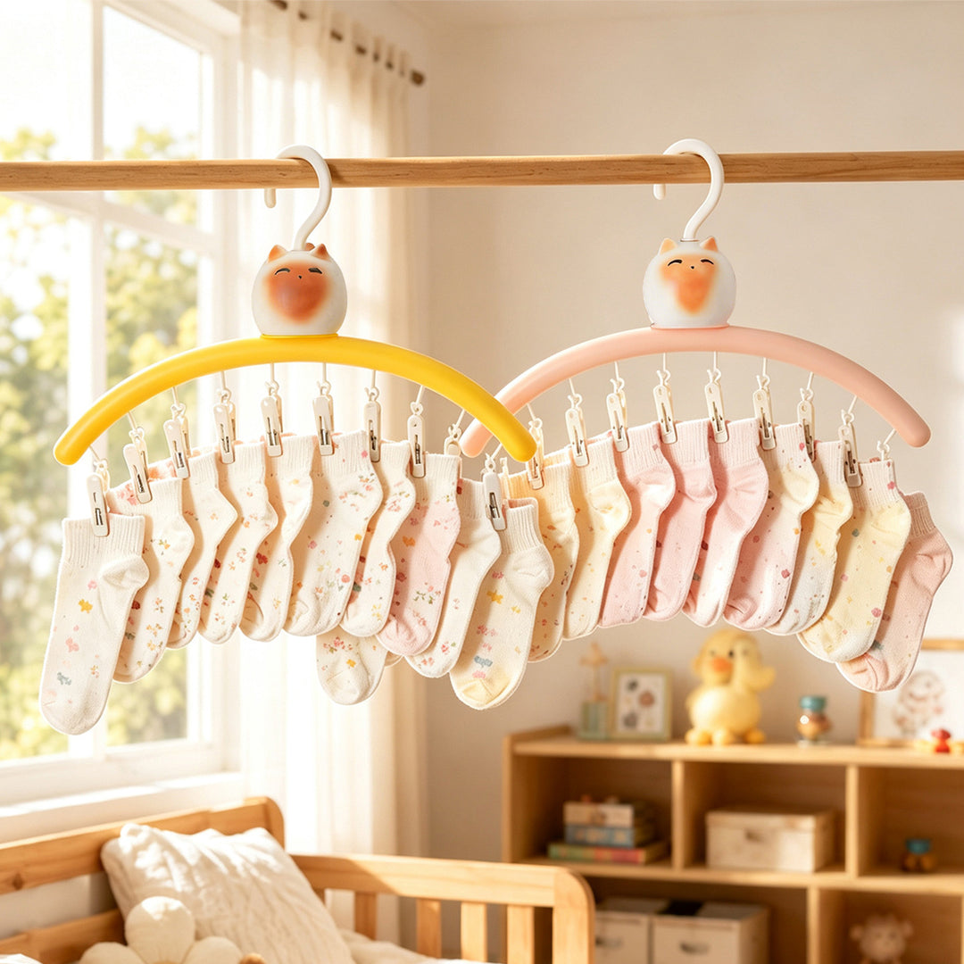 Laundry rack with clips, cat design