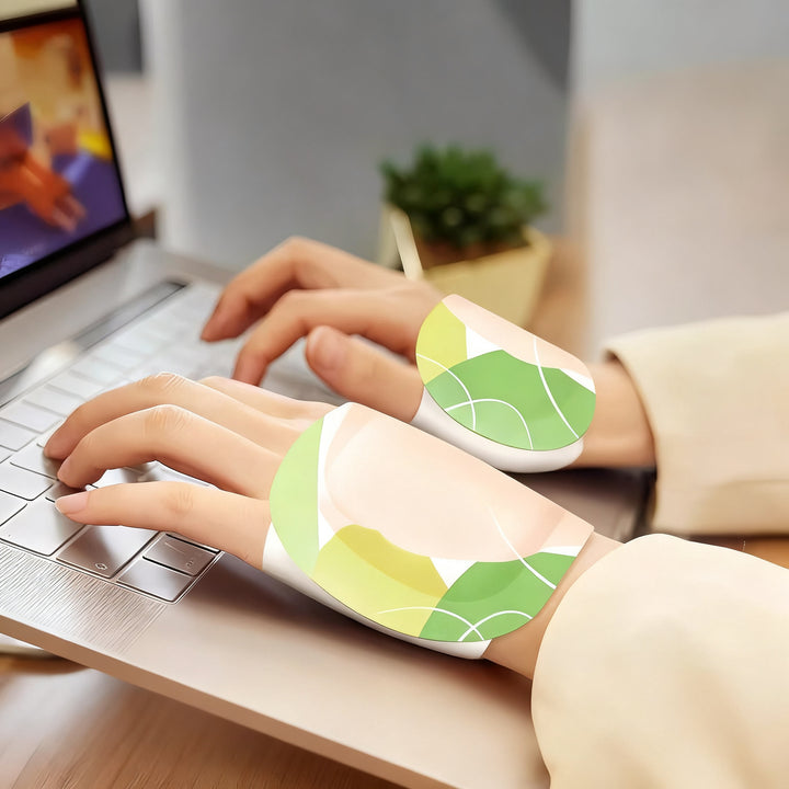 Self-warming hand warmers to wear