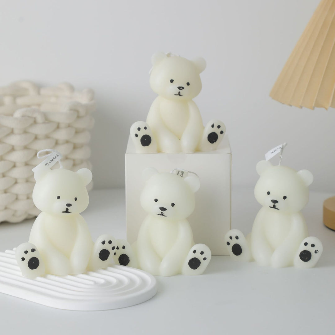 Scented candle in bear shape, hand-painted soy wax