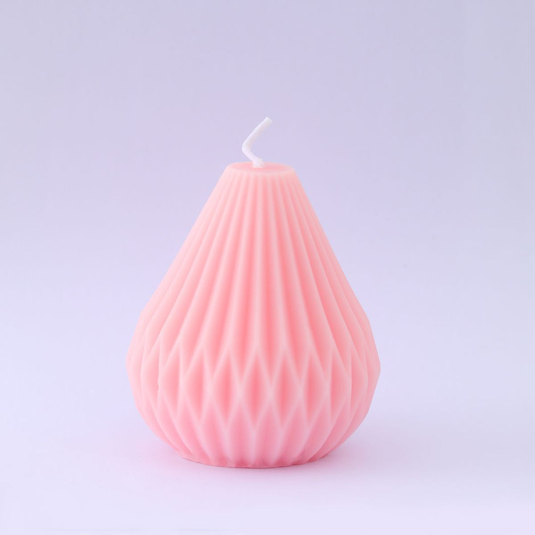 Handmade scented candle made of soy wax, round
