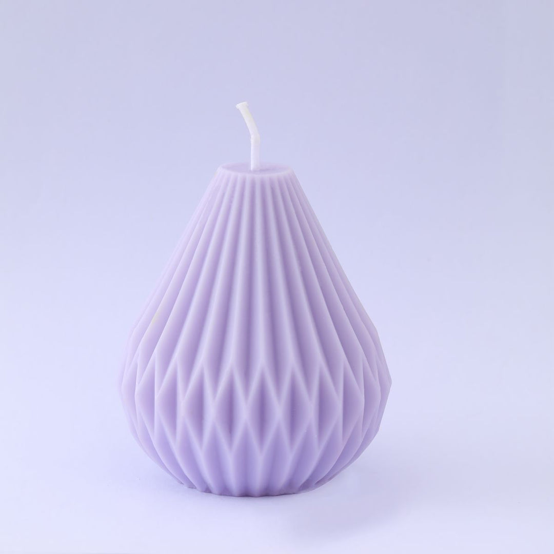 Handmade scented candle made of soy wax, round