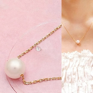 Pearl necklace with acrylic pendant