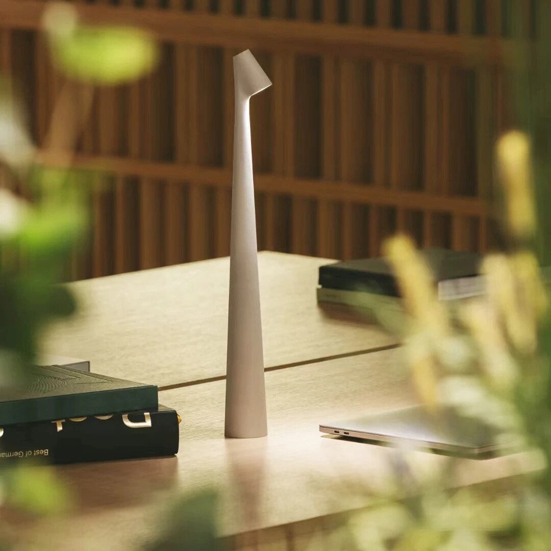 Table Lamp Modern Red Metal LED Light | Noxord