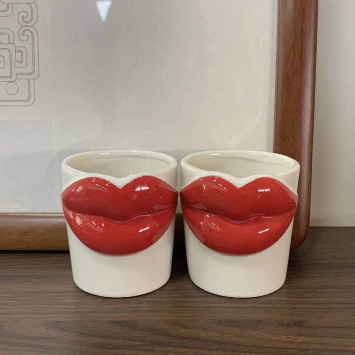 Ceramic mug with lip design, 201–300 ml