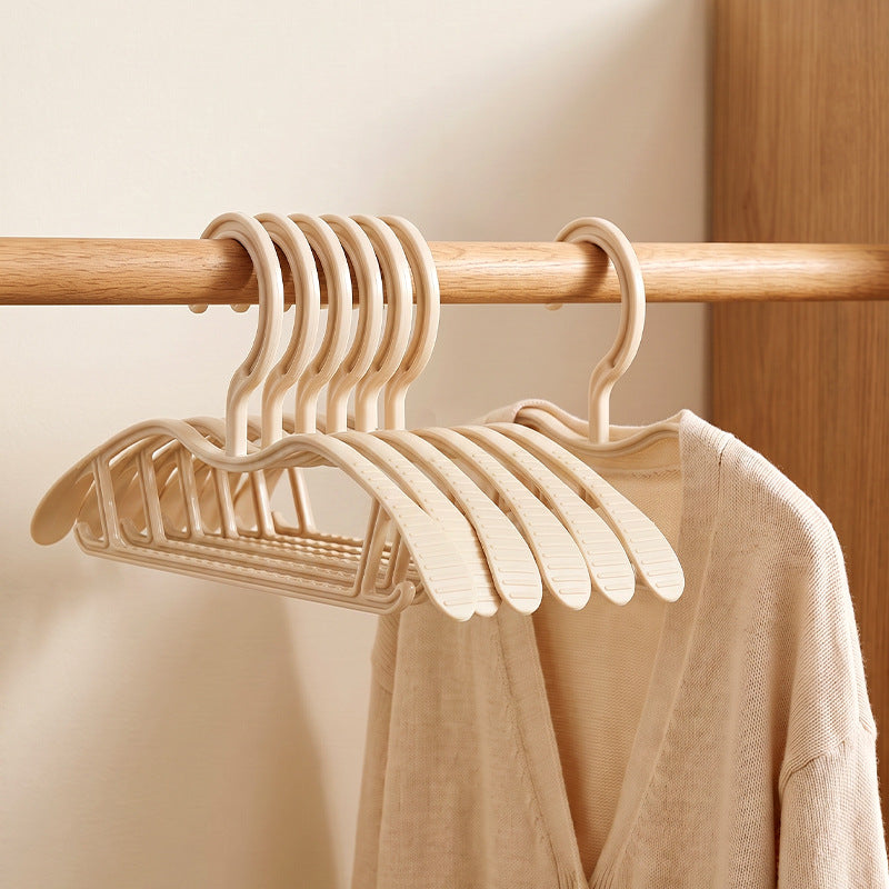 Plastic hanger with short neck, non-slip