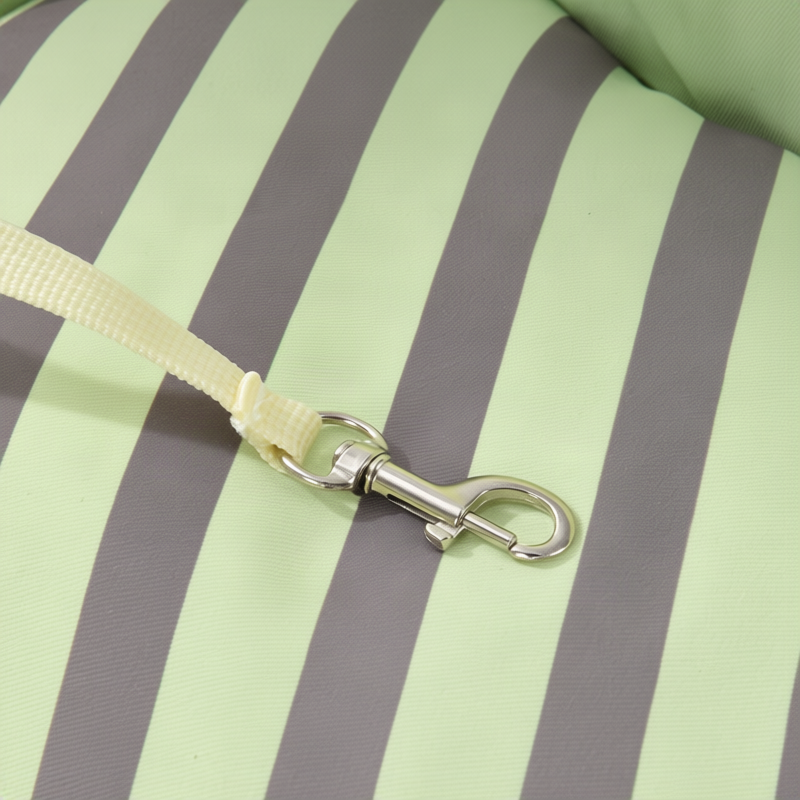 Car seat and travel bed for dogs, washable