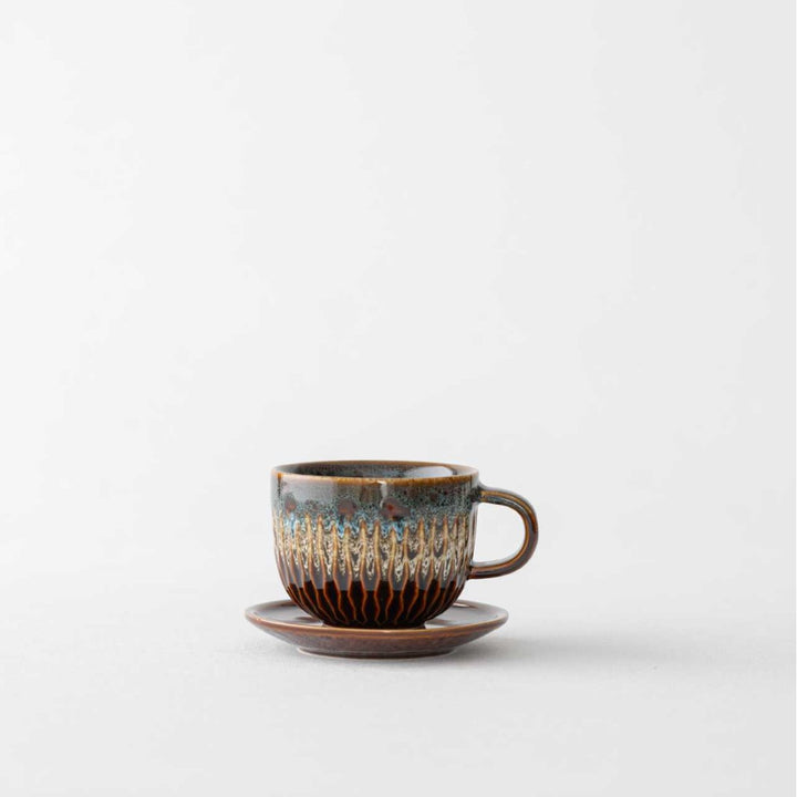 Ceramic coffee mug with oven glaze