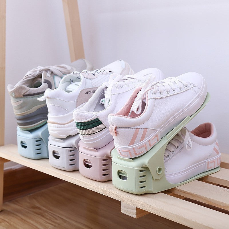 Foldable shoe rack made of plastic