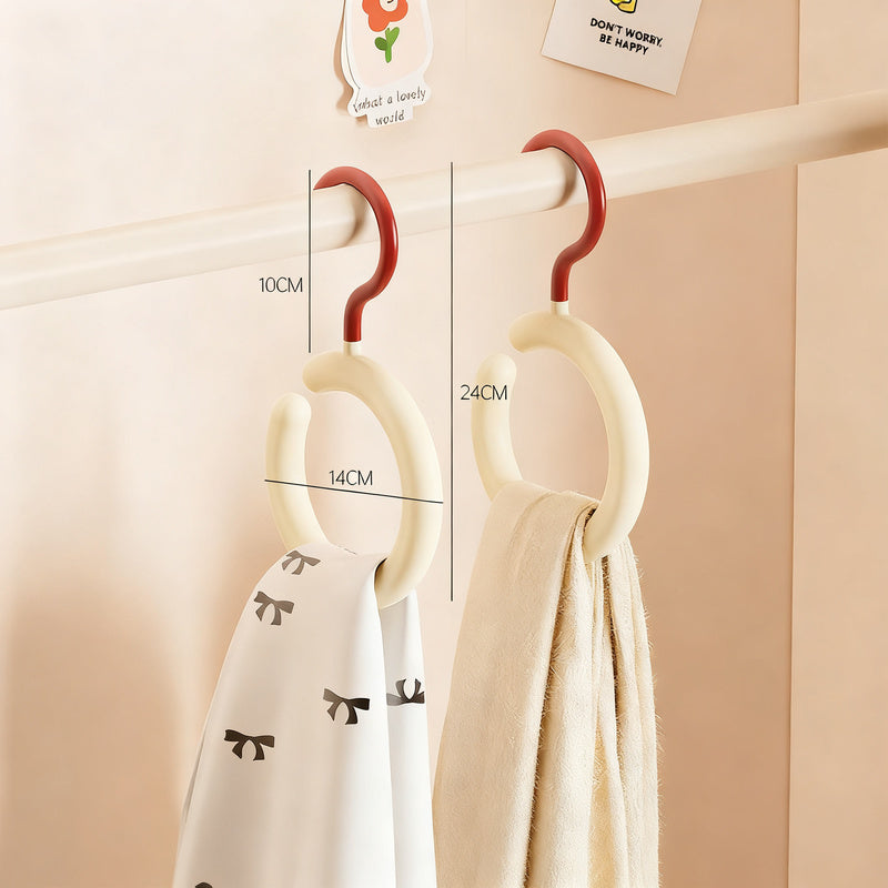 Plastic ring holder for hats and bags