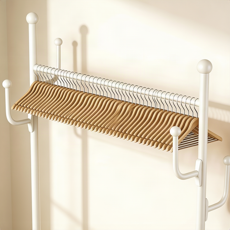 Hanging stand made of carbon steel with leather pouch