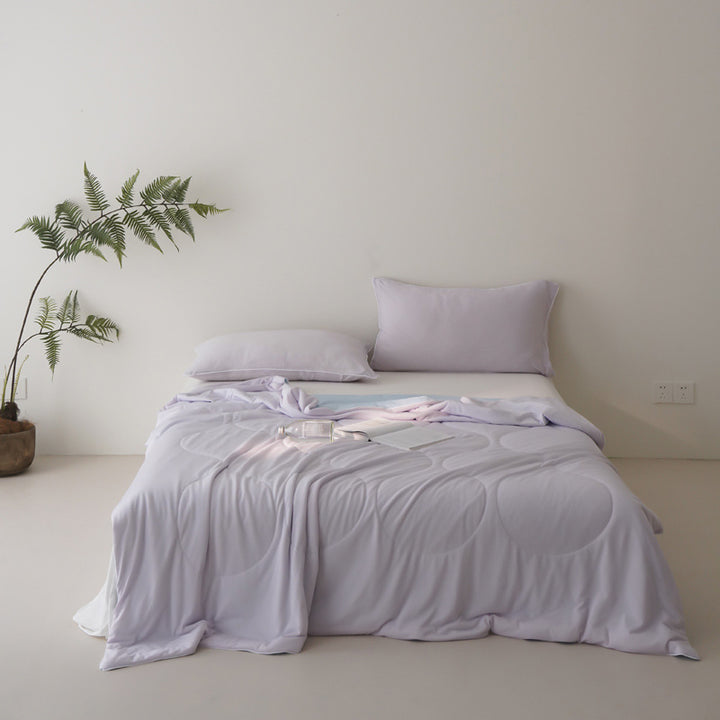 Summer light cooling blanket with antibacterial effect