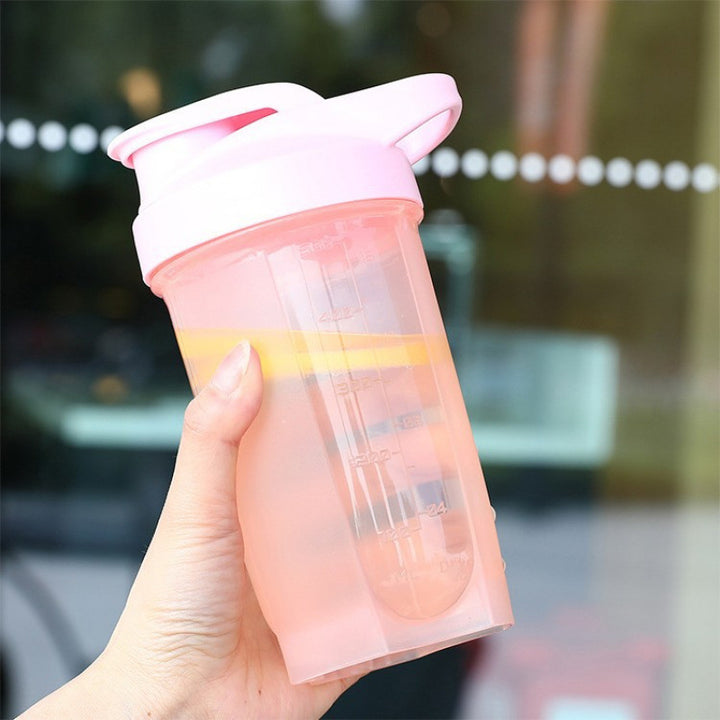 Plastic protein shaker, 500 ml, portable