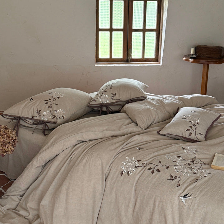Cotton-linen bedding with embroidery, 20% linen
