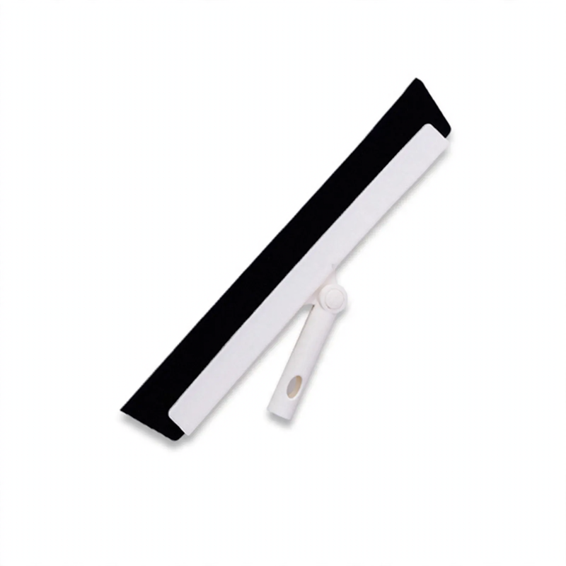 Extendable cleaning rod with interchangeable heads
