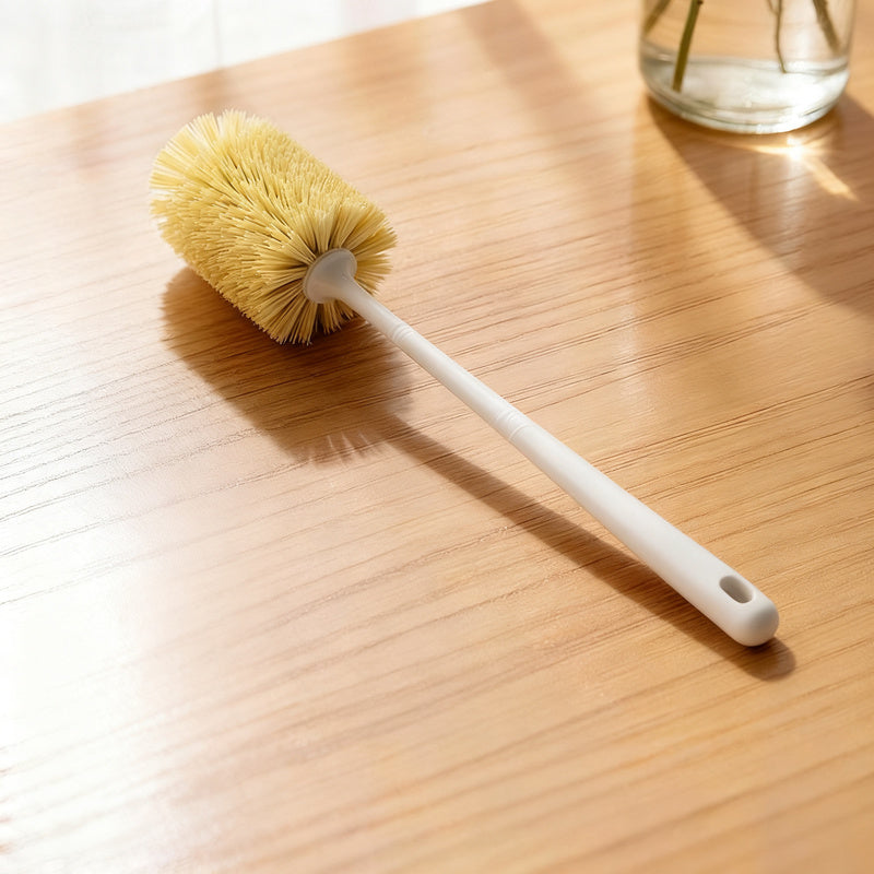 Long-handled brush for cleaning cups and bottles