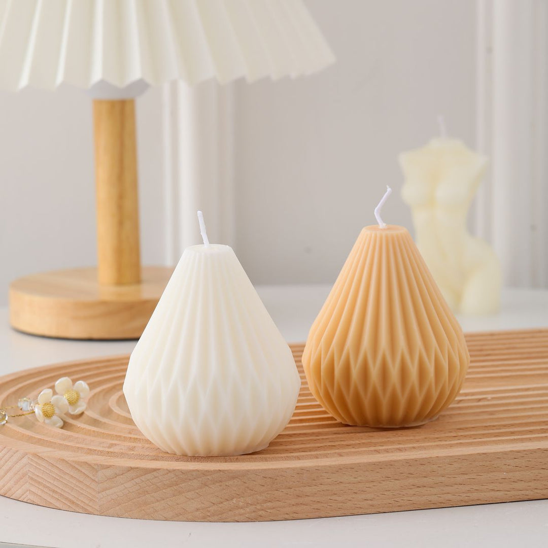 Handmade scented candle made of soy wax, round