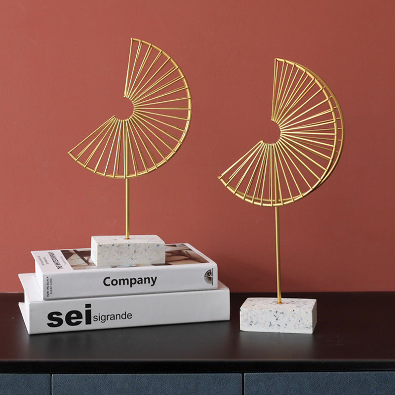 Metal leaf decoration in Nordic style