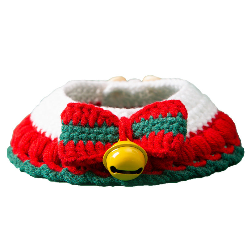 Hand-knitted collar for cats