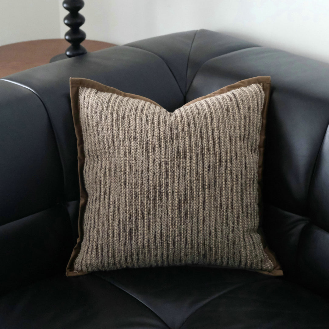 Decorative cushions with knitted cover, 30–50 cm