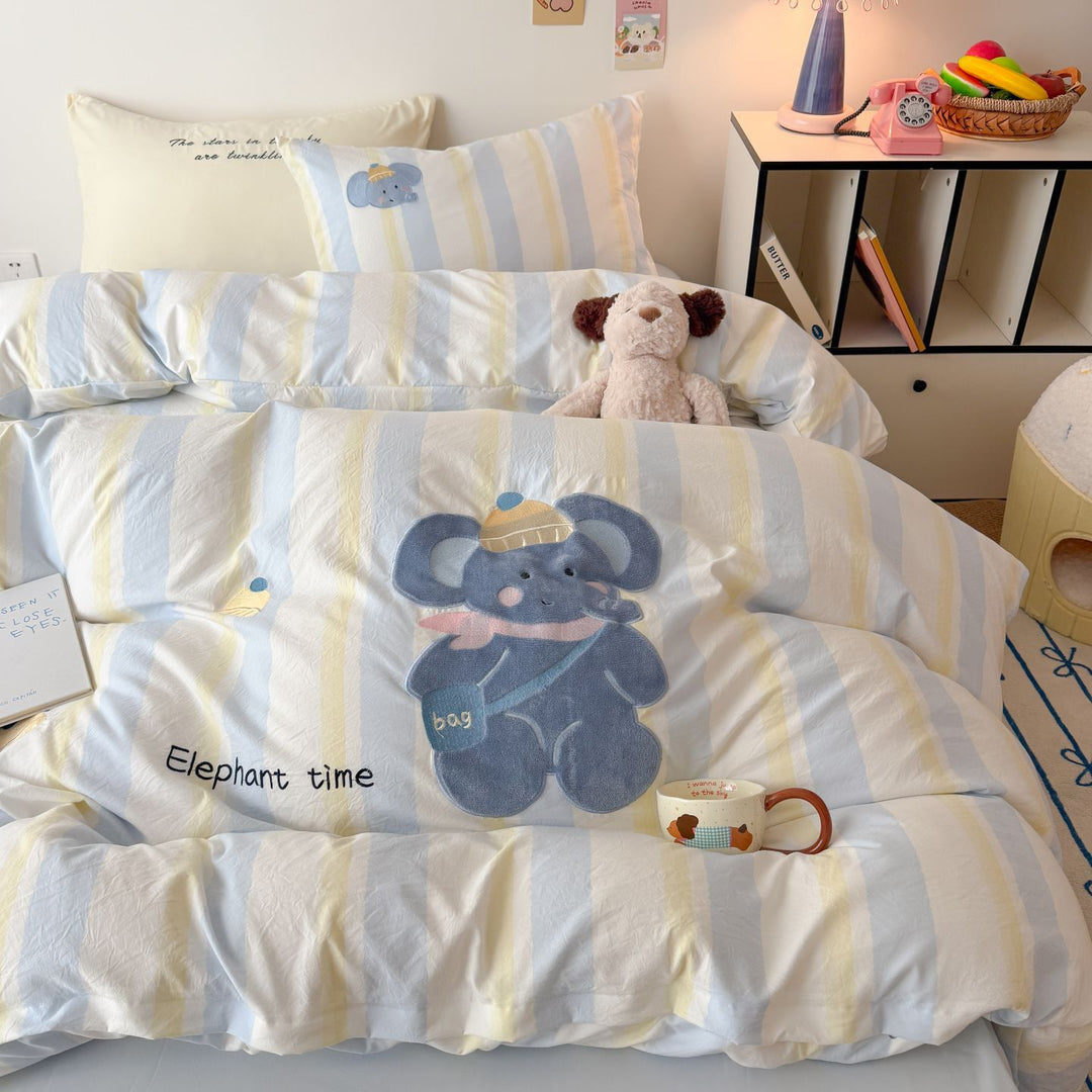 Summer blanket made of cotton with cat motif