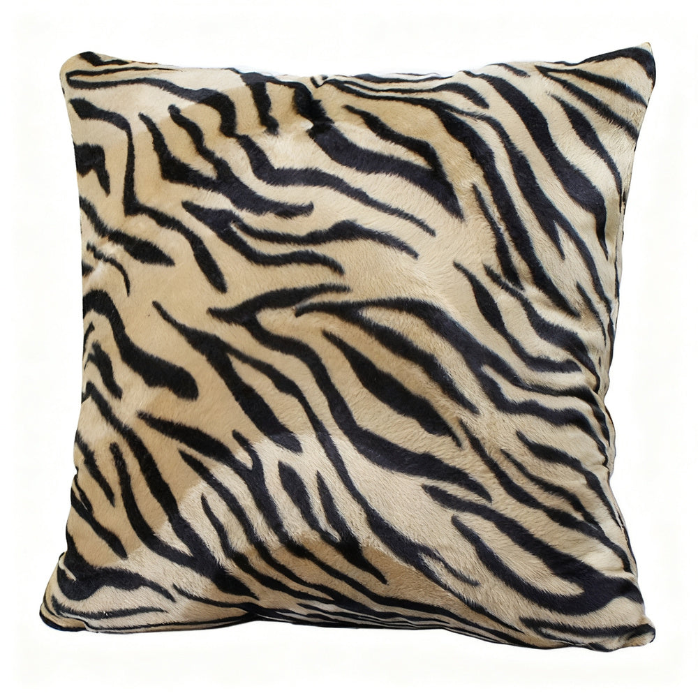Pillowcase with striped pattern, plush