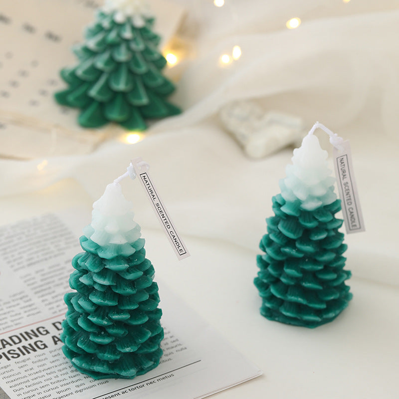 Christmas tree scented candle made of soy wax