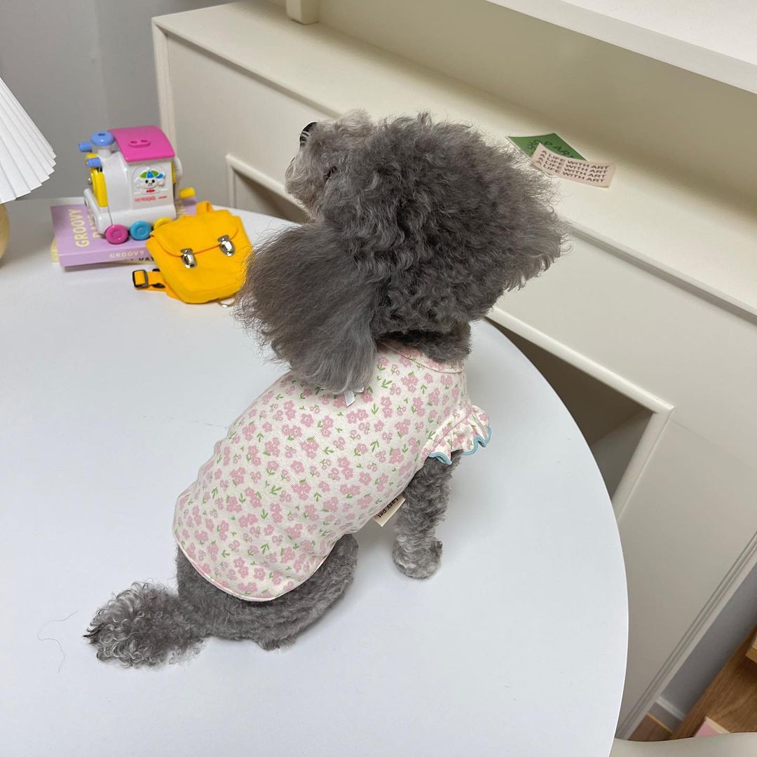 Light flower tank top for small dogs and cats