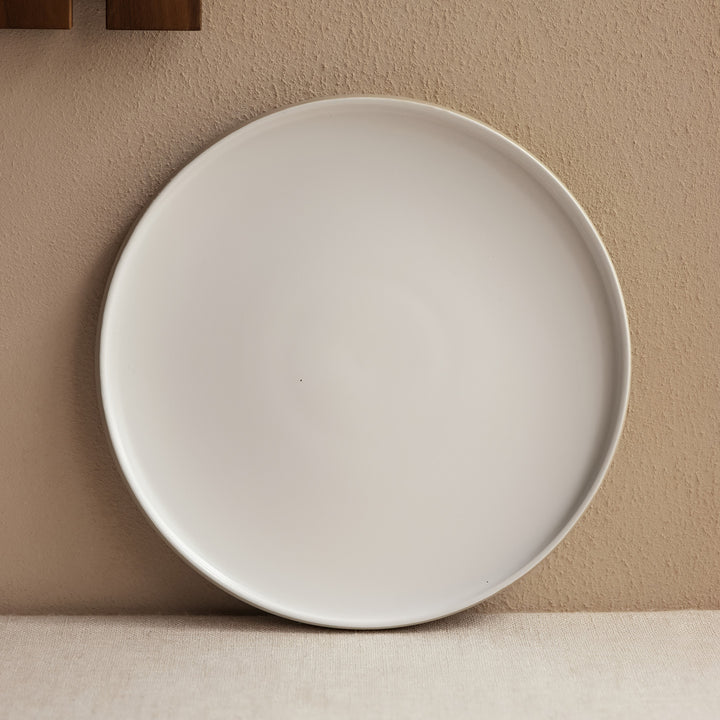 Porcelain dinnerware with gold rim, 25-piece