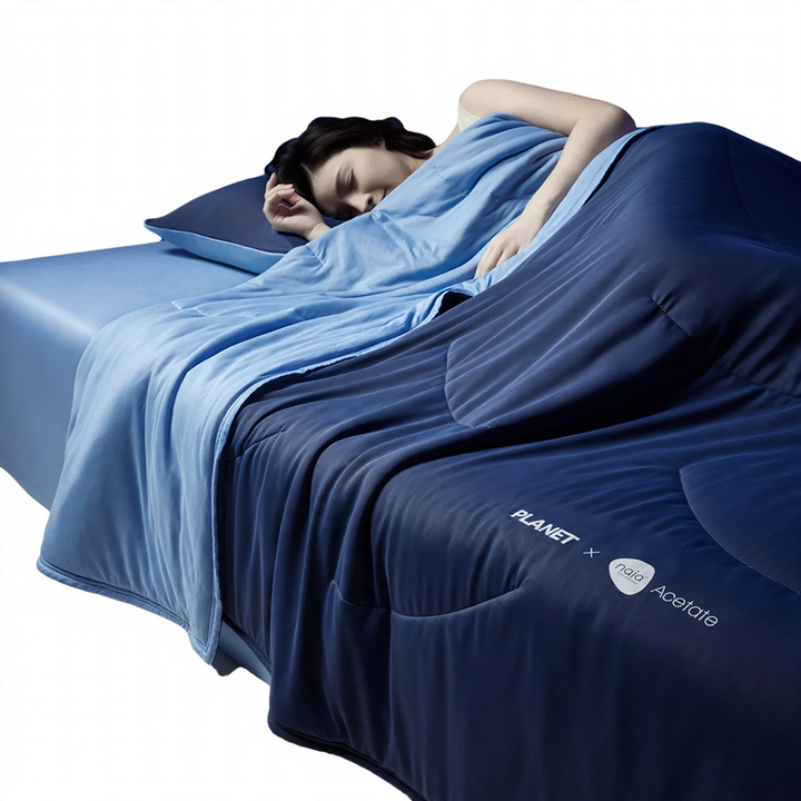Summer blanket with double-sided cooling effect
