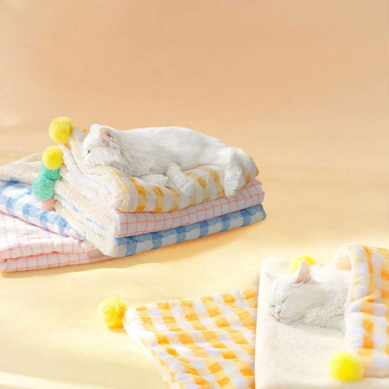 Heating mat for pets, flannel, checkered