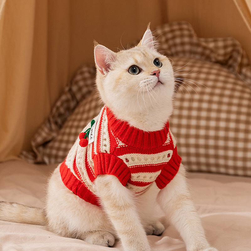Sleeveless knit vest for cats with hole pattern