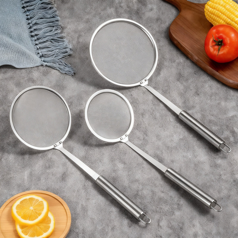 Stainless steel ladle with fine sieve