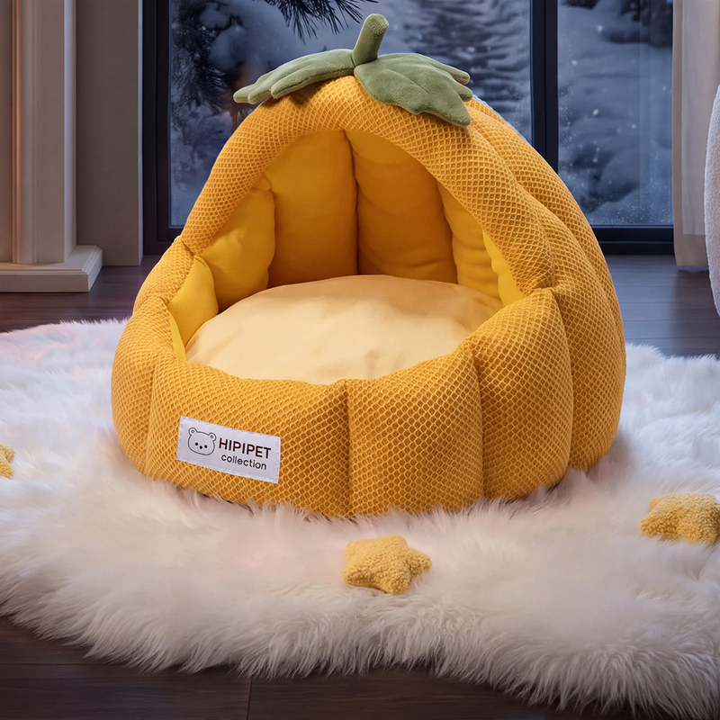 Half-open pet bed with heat filling for autumn and winter