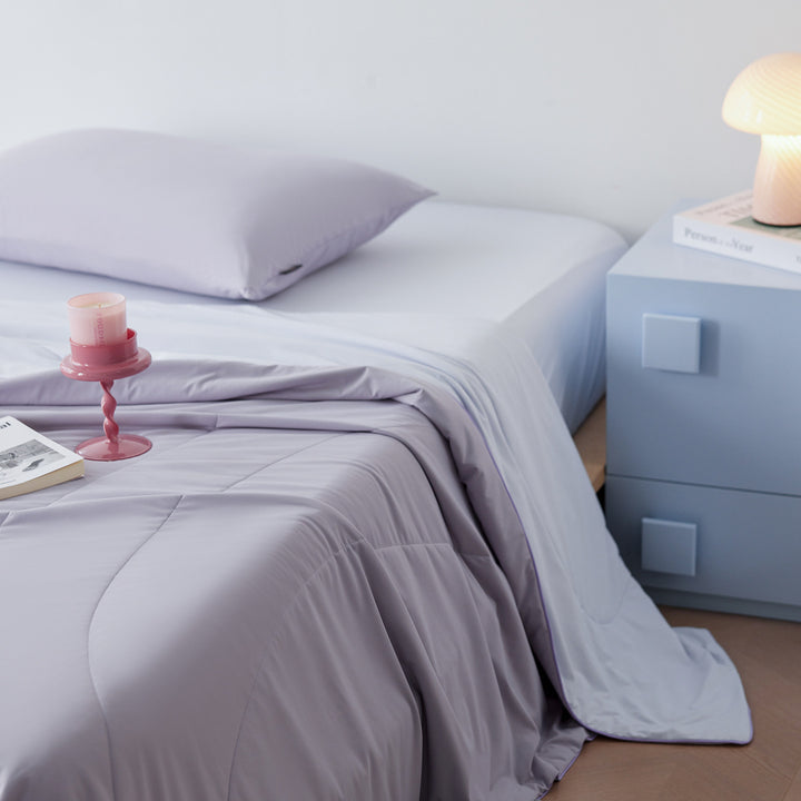Light summer blanket with cooling effect, washable